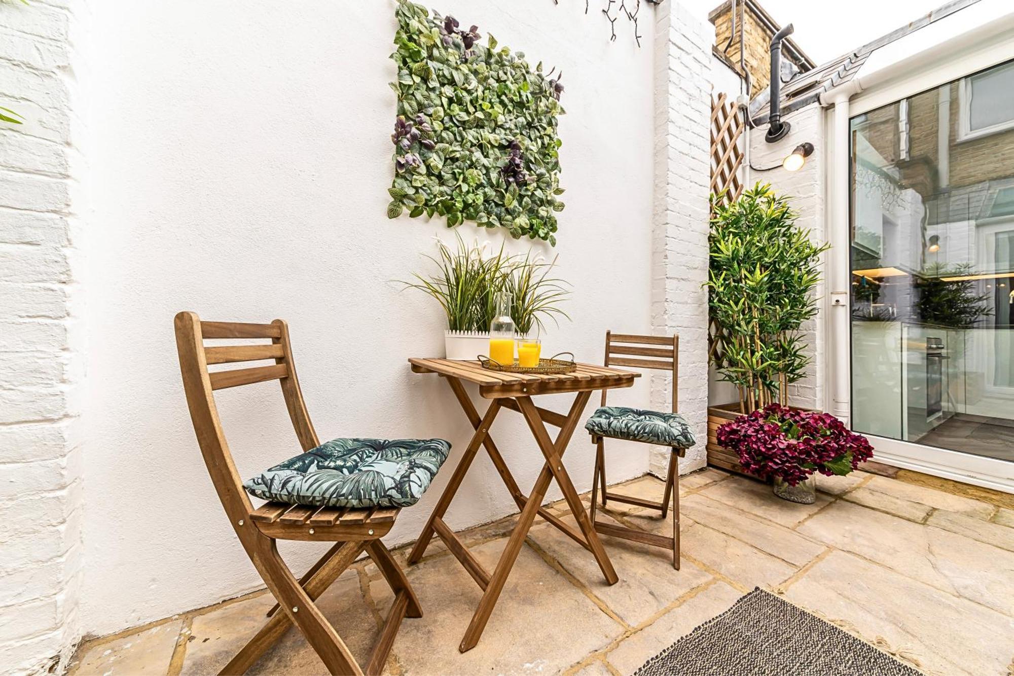 The Secret Kensington Garden Mews-2 Bedroom Full House-2 Train Lines- Spacious-Kings Road- Harrods -Chelsea Stadium-Private Small Patio Londres Exterior foto
