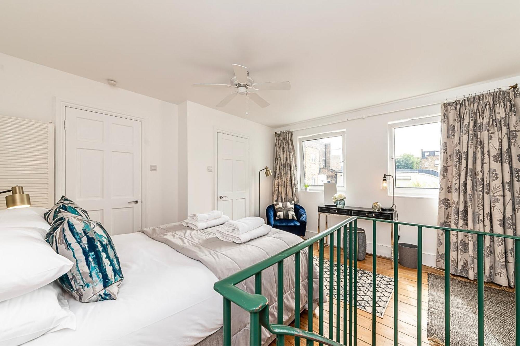 The Secret Kensington Garden Mews-2 Bedroom Full House-2 Train Lines- Spacious-Kings Road- Harrods -Chelsea Stadium-Private Small Patio Londres Exterior foto