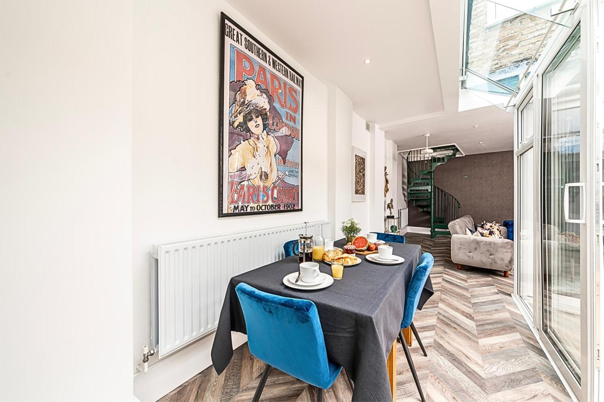 The Secret Kensington Garden Mews-2 Bedroom Full House-2 Train Lines- Spacious-Kings Road- Harrods -Chelsea Stadium-Private Small Patio Londres Exterior foto