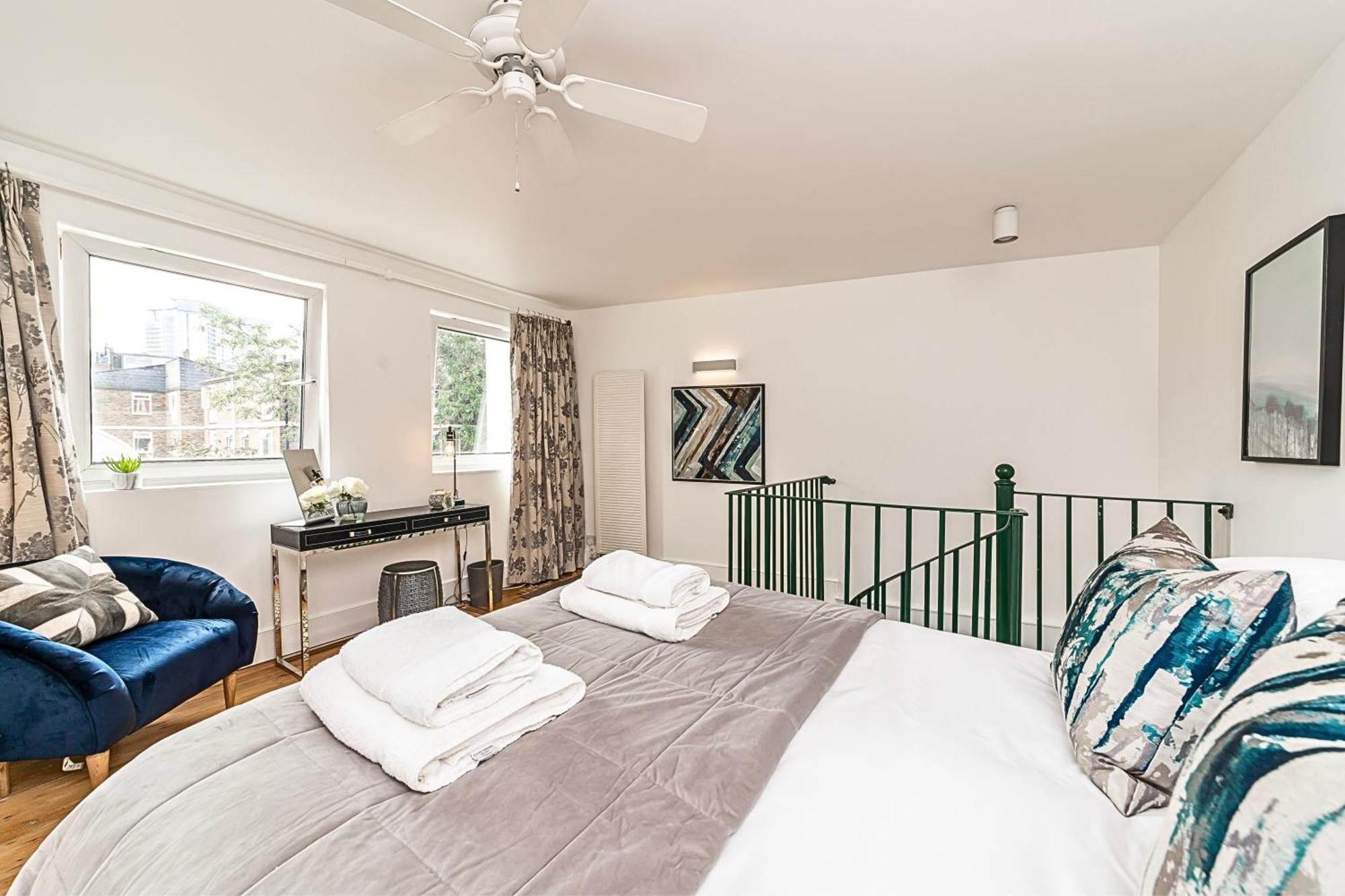 The Secret Kensington Garden Mews-2 Bedroom Full House-2 Train Lines- Spacious-Kings Road- Harrods -Chelsea Stadium-Private Small Patio Londres Exterior foto